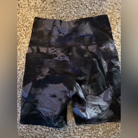 In Motion Target Shorts - Picture 3 of 3